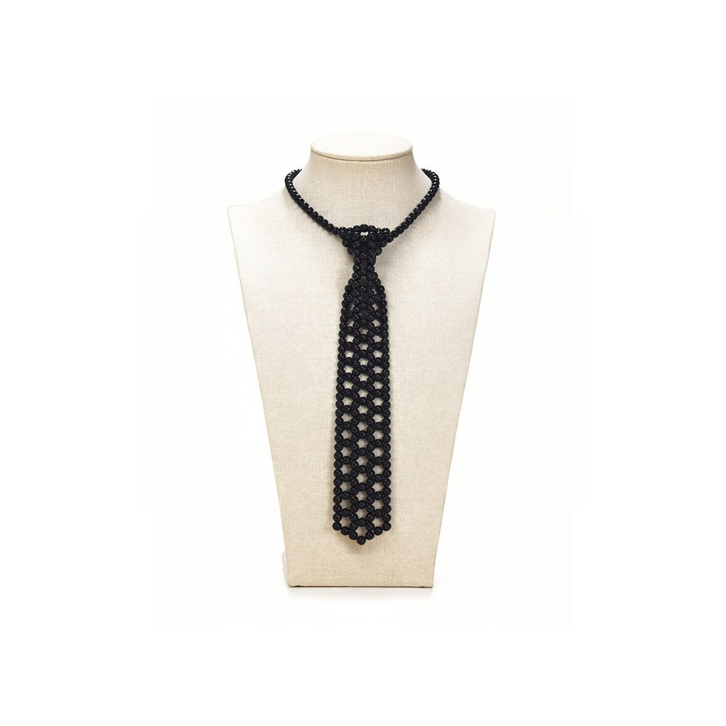 Handmade black pearl necktie with adjustable chain by Lumi.