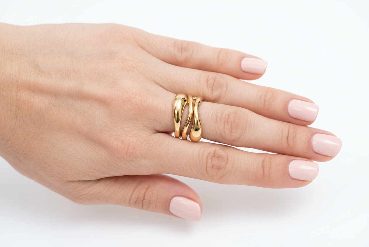 The LUMI Liquid Wave Ring